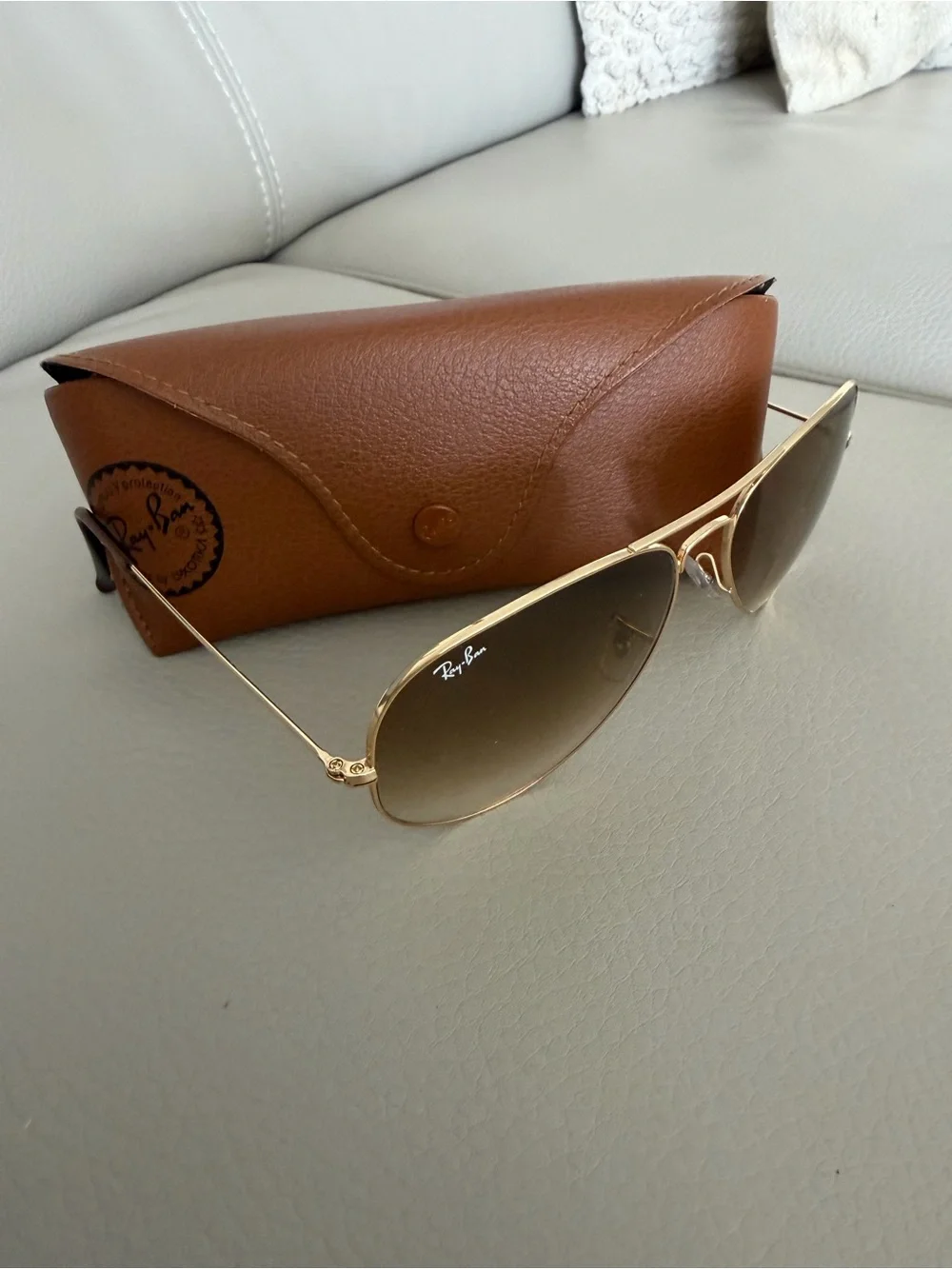 Ray-Ban Woman’s Gold Frame Aviator Sunglasses with Brown Gradient Lenses